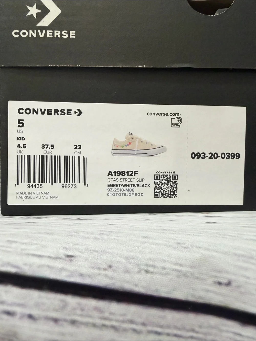 Converse Kids' Street Slip Low Top Sneakers, Size 5 Cream with Hearts NIB